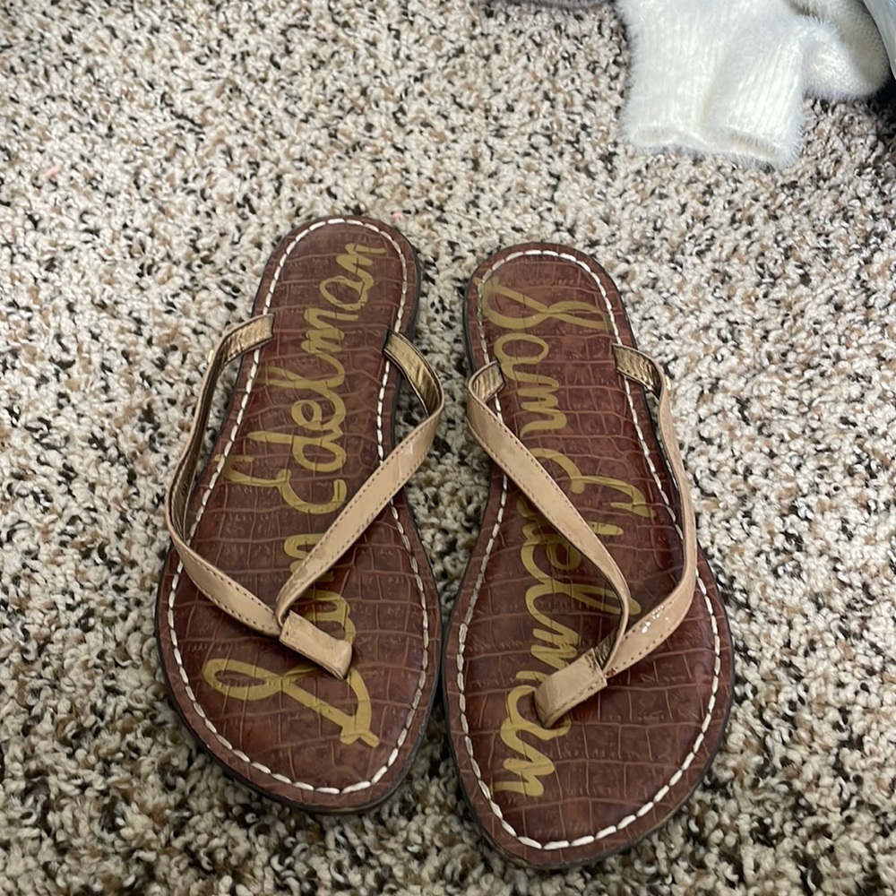 Women’s nude Sam Edelman flip flops